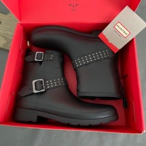 HUNTER NWT / NIB BLACK REFINED BOOTS